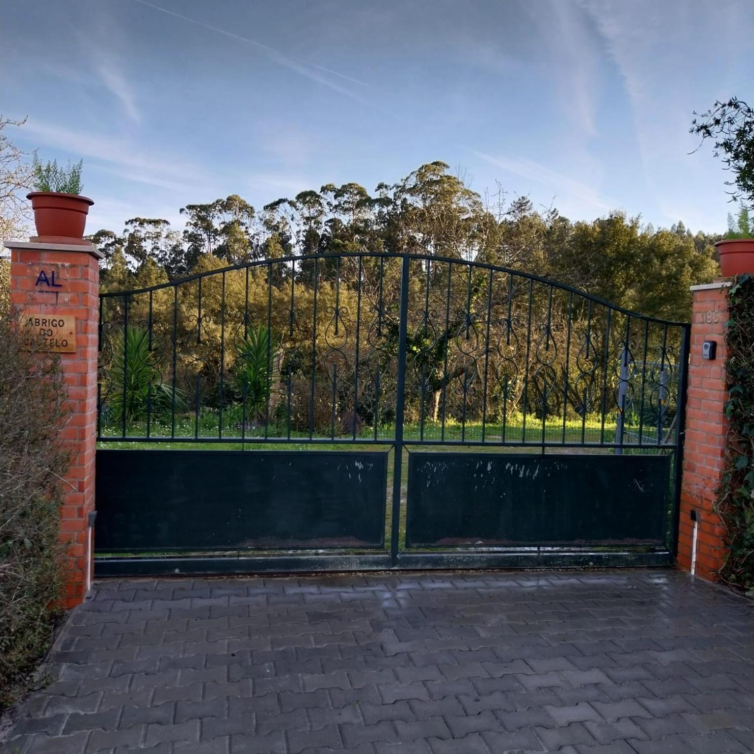 Abrigo Do Castelo - Pica-Pau Apartment โอเร็ม ภายนอก รูปภาพ